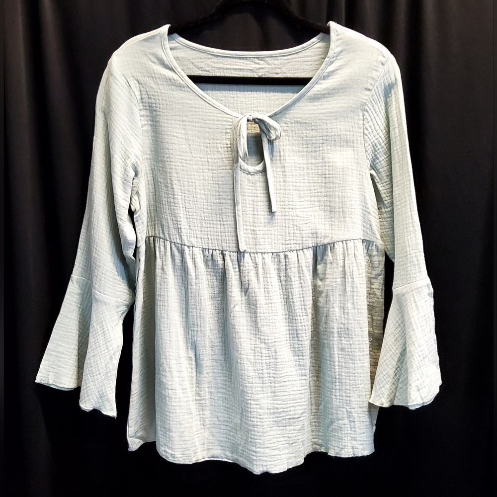 Mint green, ruffled bottom with ruffle bottom l/s, tie accent crinkle blouse